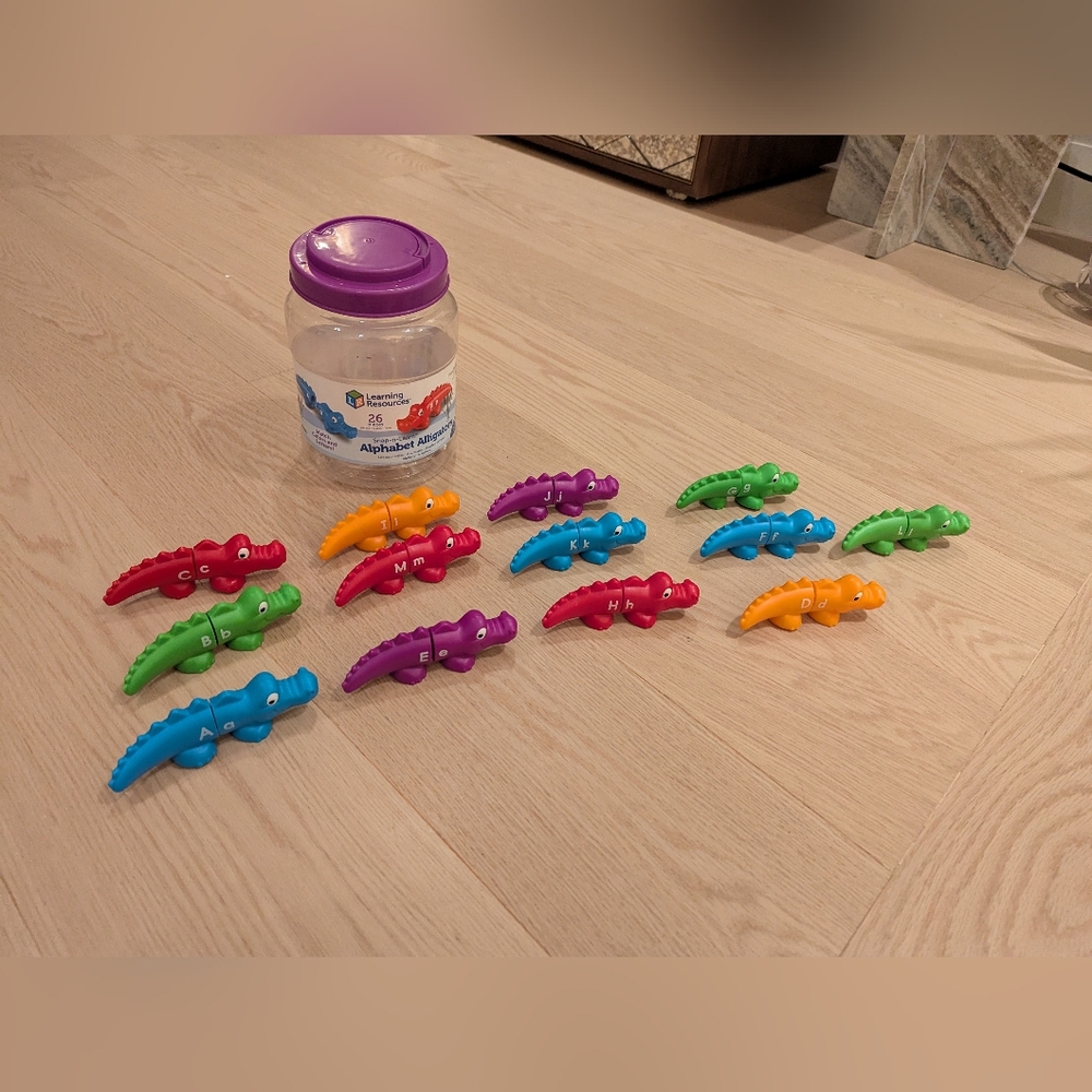 Learning Alligator Letter Set - Picture 11 of 11